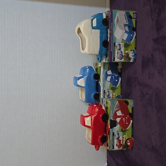 SMALL VEHICLE PLANTERS - Picture 4 of 7